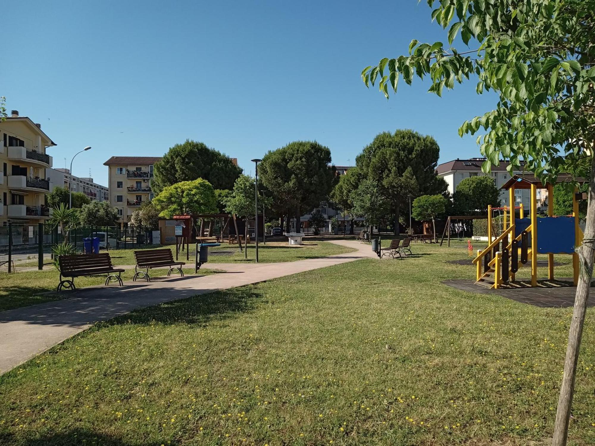 Casa Giardino Apartment San Benedetto del Tronto Exterior photo